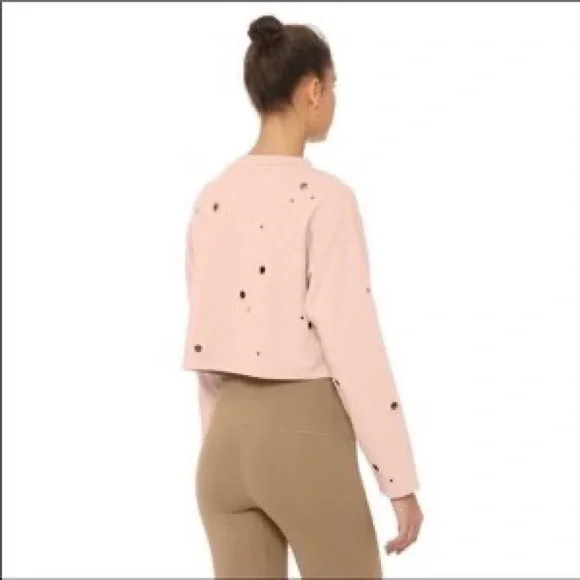 ALO Cadence grommet cropped sweatshirt in Peach. Size Medium.  Like new - Picture 2 of 5
